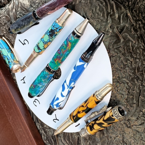 Hand made pens.These are acrylicconstruction.They use parker refills SELECT ONE. - Picture 2 of 2